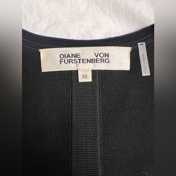 Diane von Furstenberg authentic color block wrap top XS - Picture 13 of 16